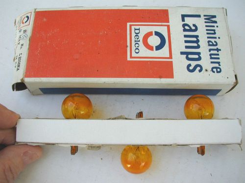 Vintage box 3 l2358na 9441840 lamp lamps 2358na ac gm auto truck bulb bulbs usa