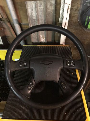 00-06 chevy steering wheel w/ radio controls/airbag