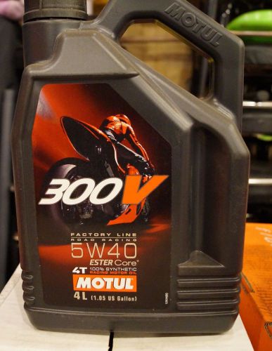 Motul motorcycle 101343 / 104115 300v synthetic motor oil 4 liter - 5w40