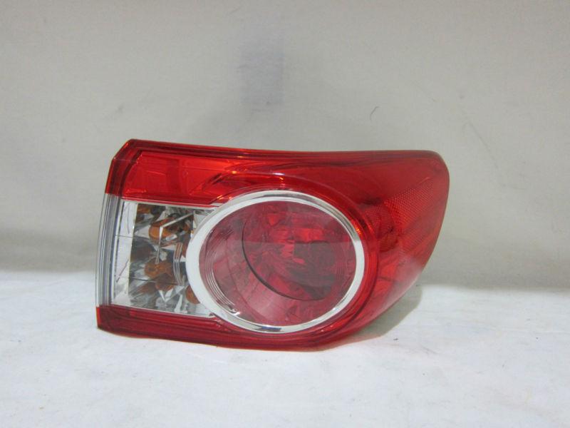 2011-12 toyota corolla oem used rh-passenger tail light 