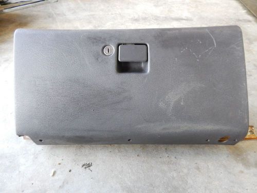 95 96 97 98 99 00 dodge stratus glove box assembly