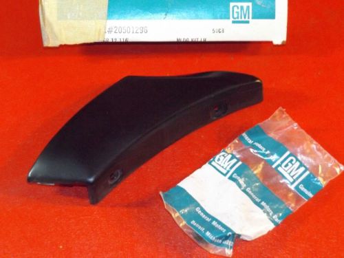 Nos new gm 1984-1991 pontiac sunbird j2000 rear quarter panel molding 20501296