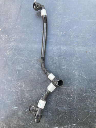 Tesla model 3 front left coolant hose 2017-2021 1077577-00-e