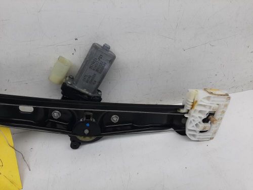 2017 bmw 3 series o/s drivers right rear door window motor regulator