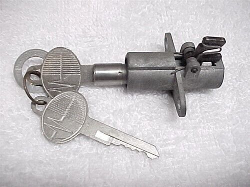 1965 mercury comet &#034;long&#034; glove lock with nos mercury messenger keys