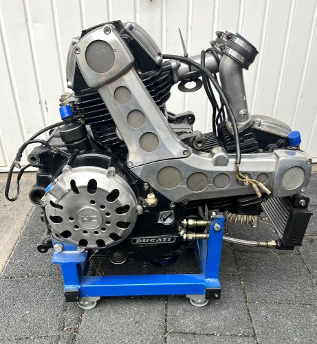 Ducati 750ss engine-