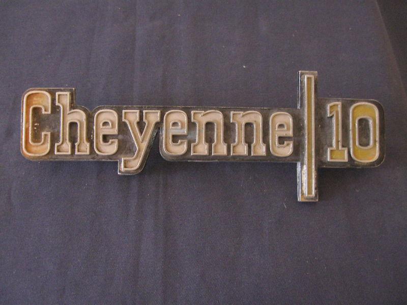  gm"   cheyenne 10" #6273129  emblem  badge script trim   vintage metal  gm