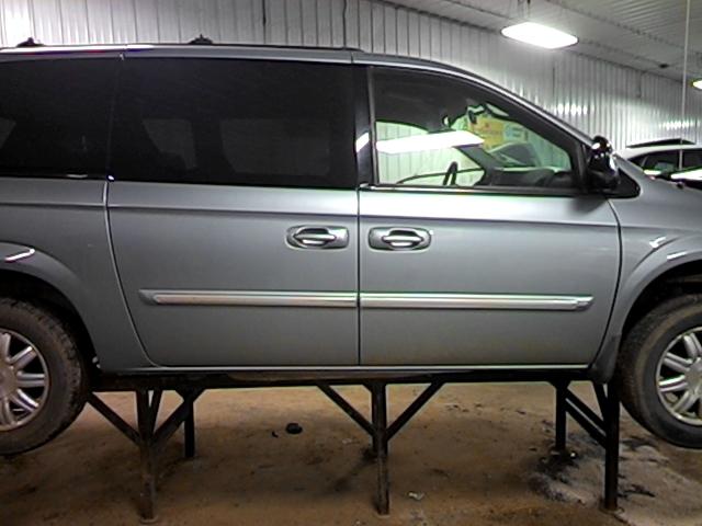 2005 chrysler town & country front door right