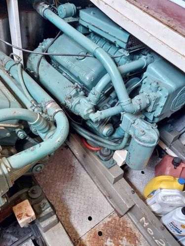 Detroit diesel 6v53 natural  marine diesel engine pair  running take-outs 6v-53n