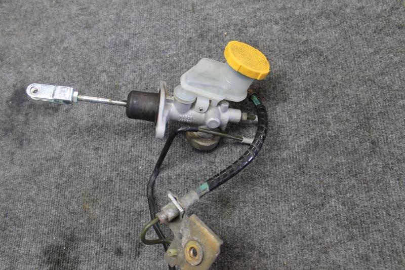 2007 subaru impreza wrx clutch master cylinder and reservoir 04 05 06 07