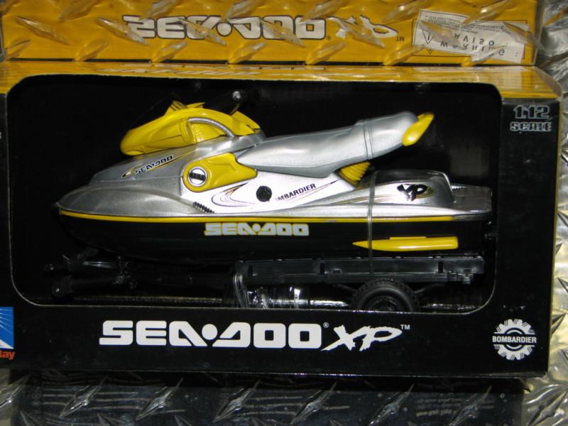 New ray 1:12 bombardier xp 200 watercraft w/trailer 44037