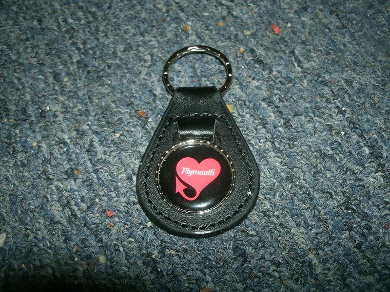 1967 1968 1969 1970 plymouth fury vip barracuda valiant heart keychain black