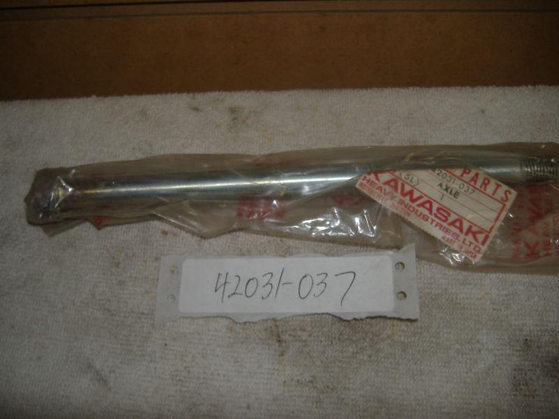 42031-037 new kawasaki axle-rear  f6, f7