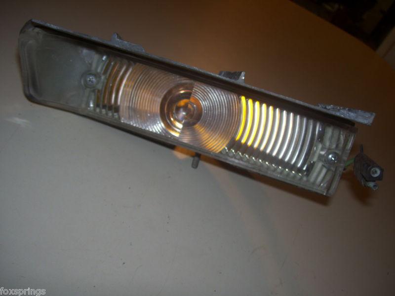 1966 chrysler right parking light assembly - 2575958 2575960  - 66c  -   chr38