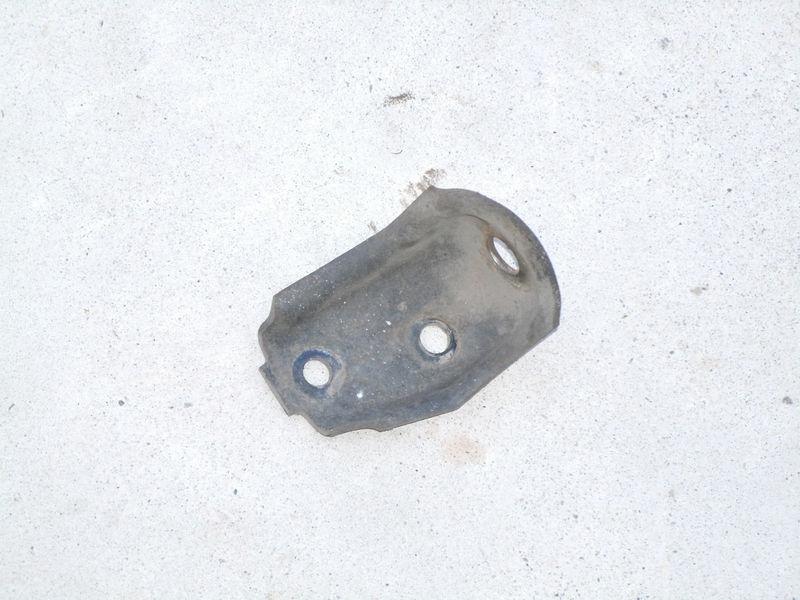 93-97 camaro rear l/h driver side sway bar mount mounting bracket 