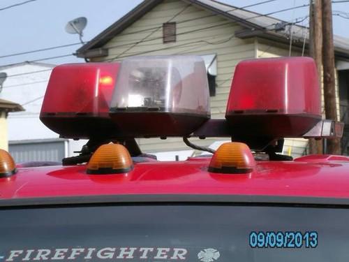 Firefighter lights 3 pod vector