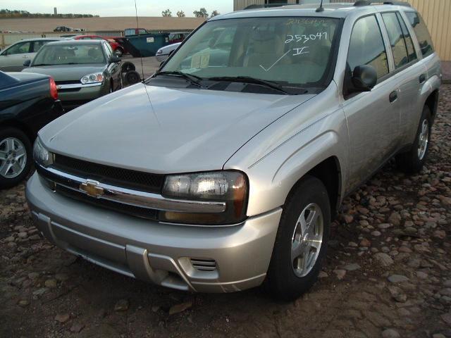 2005 chevy trailblazer air cleaner 2646170