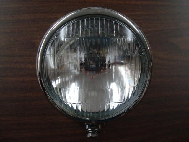 Universal harley davidson & metric sealed beam 5 3/4 bottom mount headlight