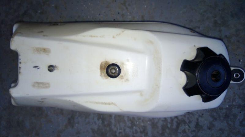 1997 1998 honda cr250 cr 250 r engine gas tank fuel tank petcock cap oem stock