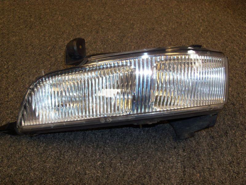 2006-2010 oem cadillac dts rh passenger side fog light 25797624