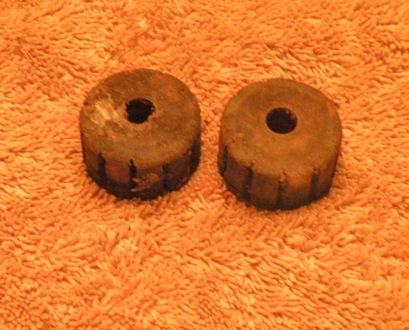 Honda  xl 250  gas tank mounting rubbers, gas tank rubbers xl 175 / xl 350