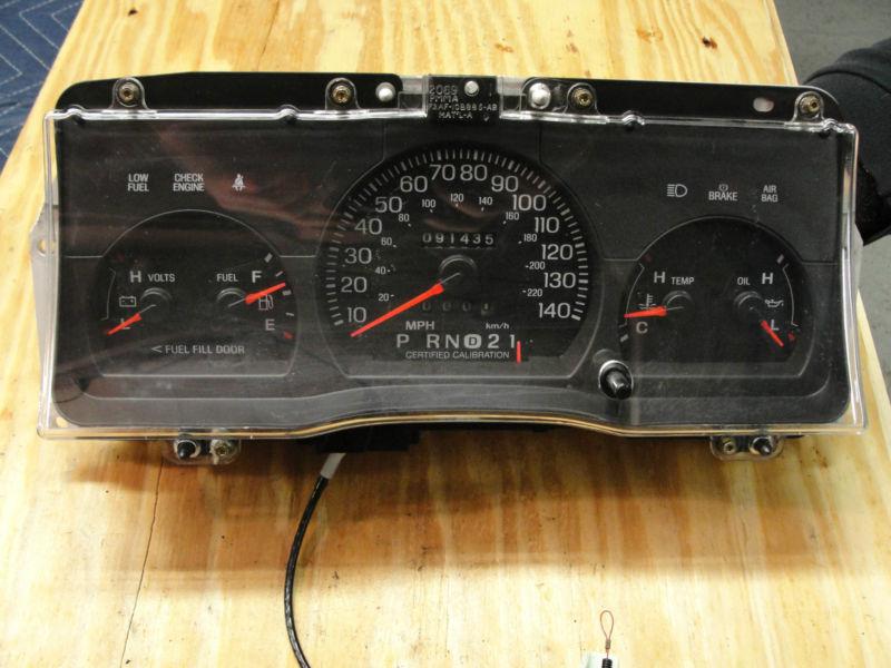 Oem 03-05 ford crown vic - instrument guage speedometer cluster police 140 mph