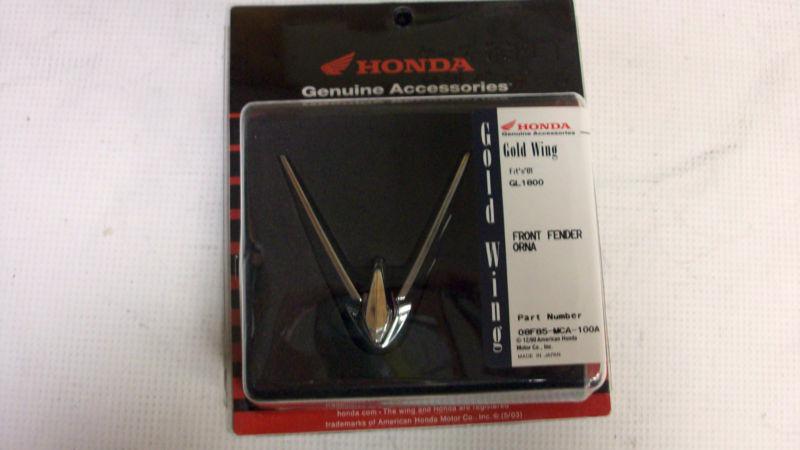 New honda gold wing front fender ornament 08f85-mca-100a gl1800 '01, '03,'07,'08