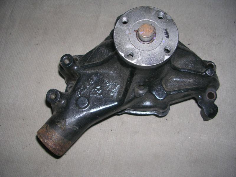 Small block chevy  water pump in good condition