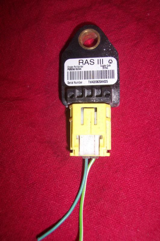 Airbag sensor jeep chrysler genuine oem p68056162aa