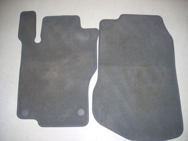  2011 m-class  carpeted gray floor mats mercedes-benz genuine oem