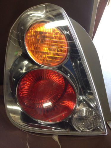 2002-2006 altima left taillight