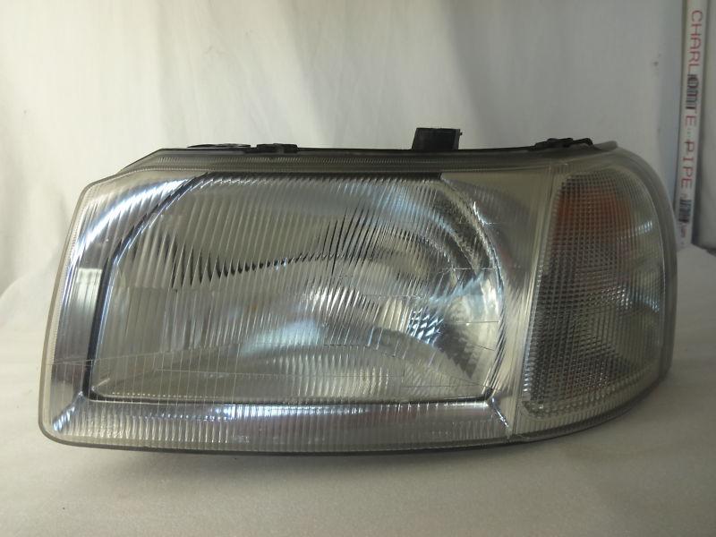 2002 land rover freelander headlight left / driver side fits: 2002-03 o.e.m. 