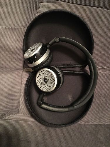 2015 mercedes wireless headphones