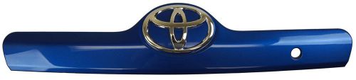 2009-2010 toyota matrix rear trim bezel w/badge blue metallic new 7680102330j1