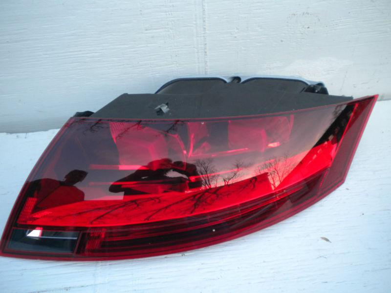 08 12 audi tt quattro rh passenger tail light 8j0 945 096 e oem