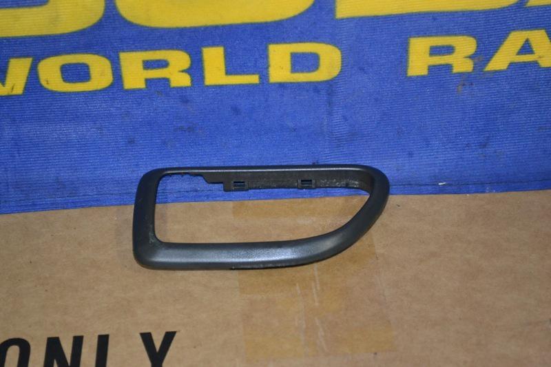 02 03 04 subaru impreza wrx driver side door handle trim lh left front oem