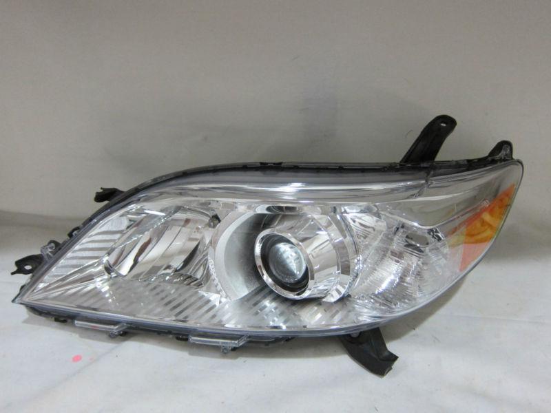 2011-12 toyota sienna oem used lh-driver headlight * le model*