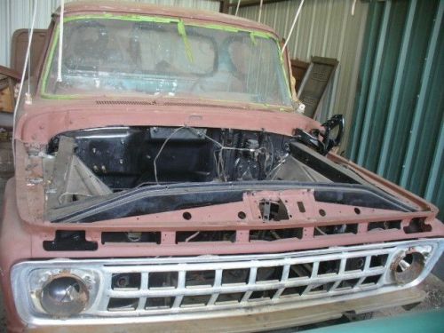 Ford 1965 f100 front clip includes grille bezels inside fenders $600 must pickup