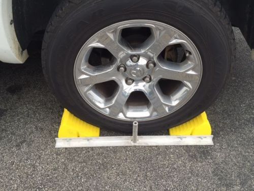 Safety wheel chocks