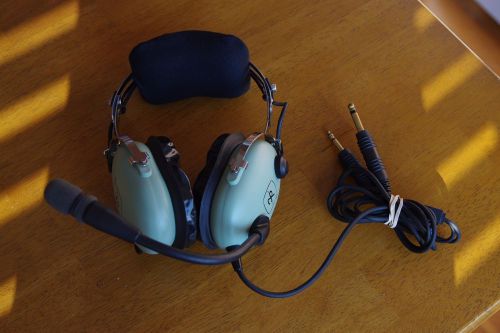 David clark h10-13.4 dual plug aviation pilot headset - excellent