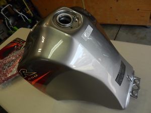 Klr650 klr 650 fuel gas tank nos oem - 2006 model - never seen fuel ---&gt;&gt;&gt;&gt; l@@k