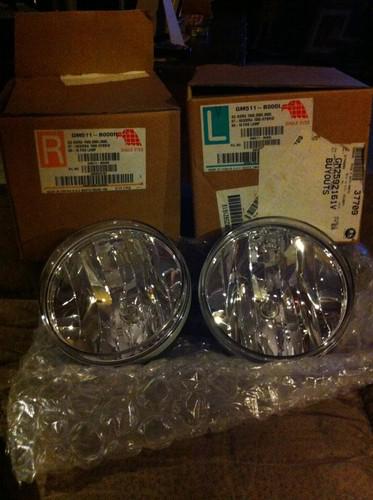 Gmc sierra 2007-2010~ 1500 fog lights~ new ~right & left side~eagle eyes ~