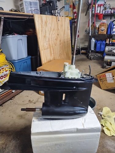 2023 oem yamaha 115 sho lower unit. 20&#034; shaft. has a water pump. oil is drained.