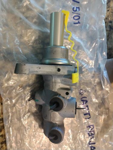 Genuine ford master cylinder 6e5z-2140-e   motorcraft