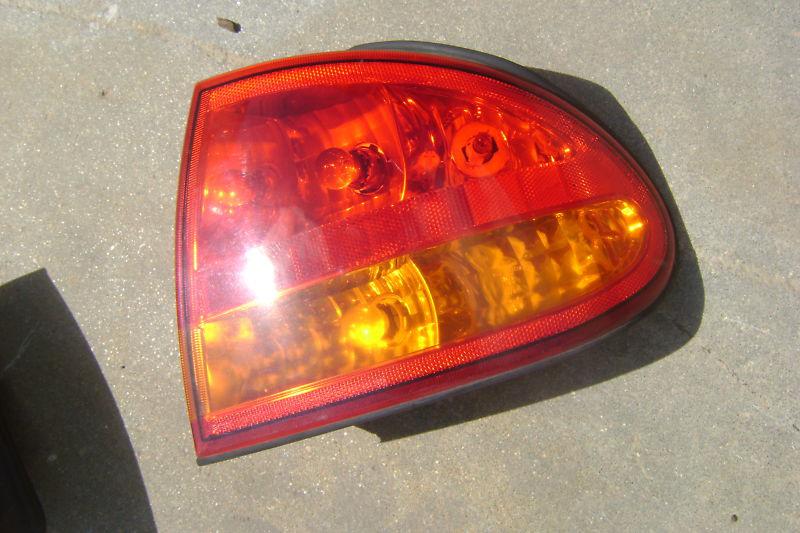 Olds alero right tailight 2001 2000 1999 2002 