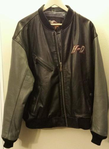 Harley davidson jacket, *authentic* size large black and gray. genuine leather