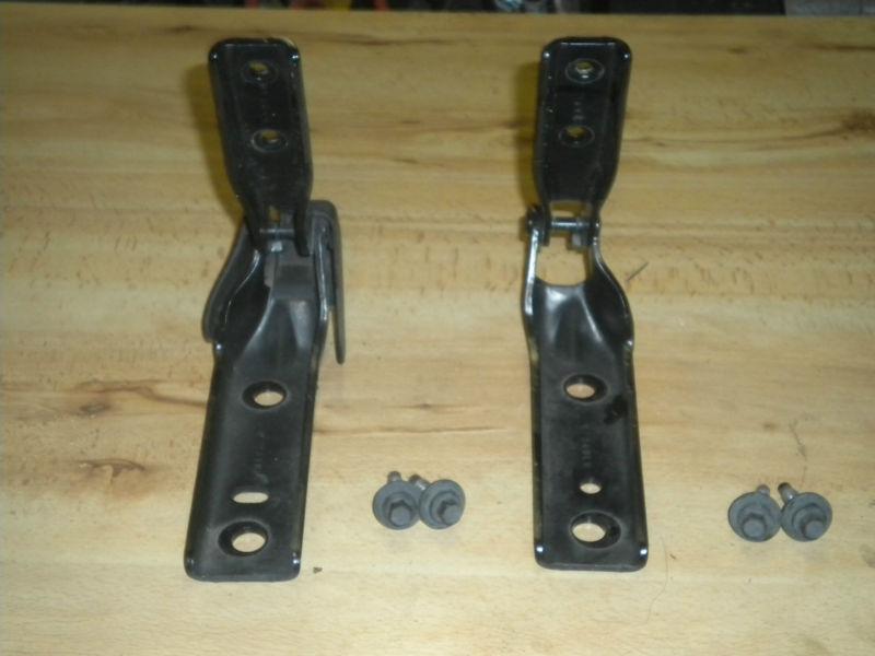 02-06 saturn vue  pair of hood release latch handle oem  