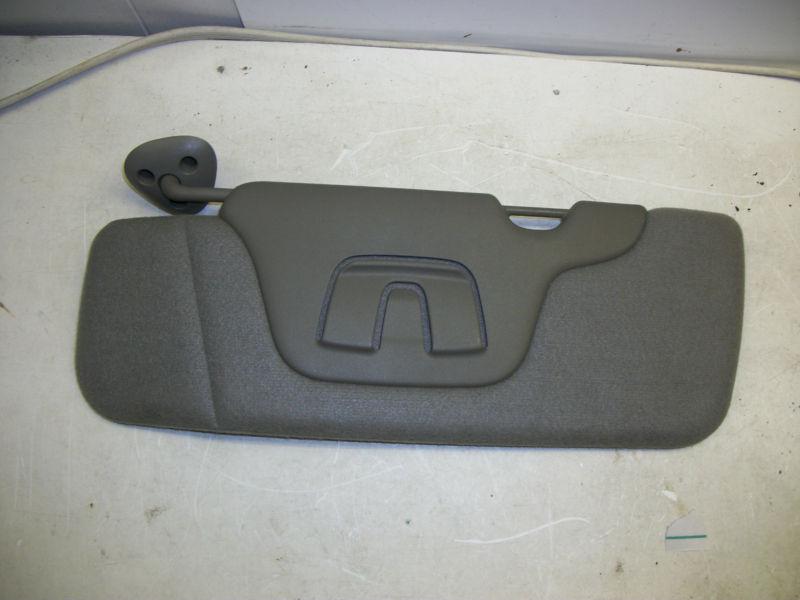 Used grey lh driver's sun visor 99-06 silverado sierra