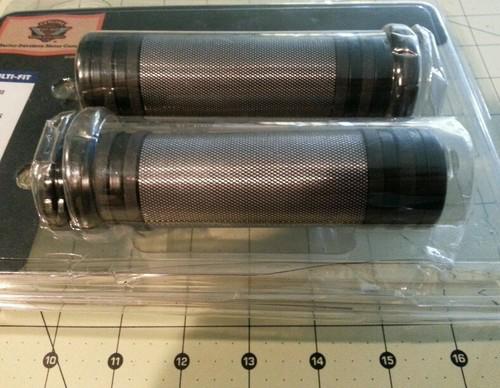 Harley davidson genuine grips - diamond black multi fit