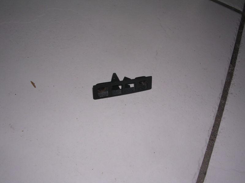 1984-1986 1987-1989 corvette door defog vent right, gm